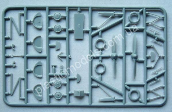 1/72 HR model 72002 Avia B-534/IV CSR (incl. PE)