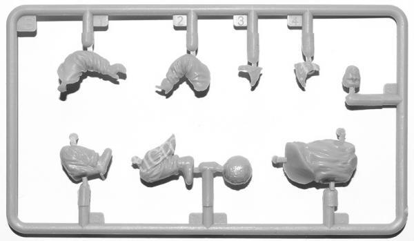 1/35 MiniArt 35226 Soviet Assault Infantry (Winter Camouflage Cloaks)