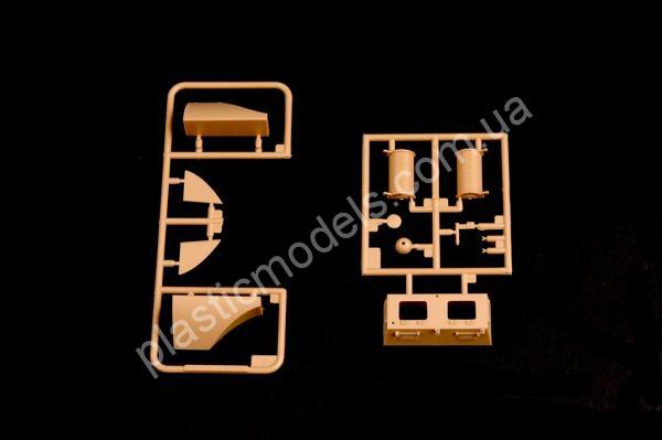 1/35 HobbyBoss 82462 German Land-Wasser-Schlepper II-Upgraded