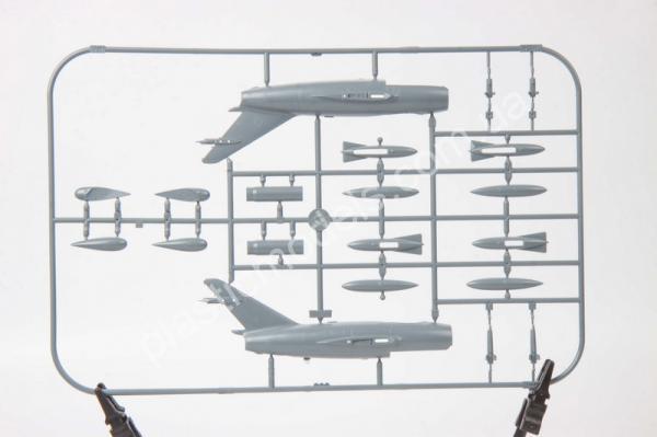 1/72 Eduard 7459 Mikoyan-Gurevich MiG-15