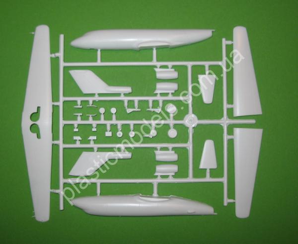 1/144 AZ model 14421 Jak-40 ČSA,Cubana