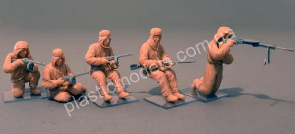 1/35 MiniArt 35226 Soviet Assault Infantry (Winter Camouflage Cloaks)