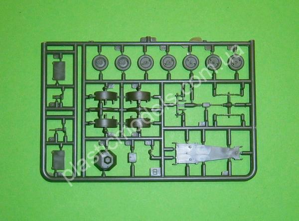 1/72 First To Fight 009 Wz.34 II Polski samochod pancerny z dzialkiem 37 mm