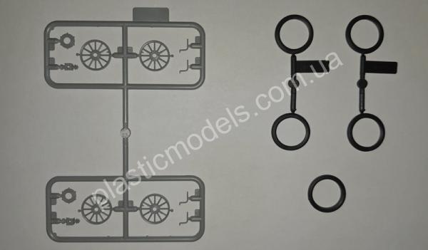 1/35 ICM 35660 «Battle of the Marne» (1914), Taxi car with French Infantry