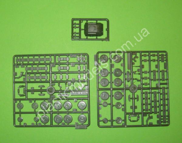 1/72 UMmt 679 Experimental command tank KBT-7