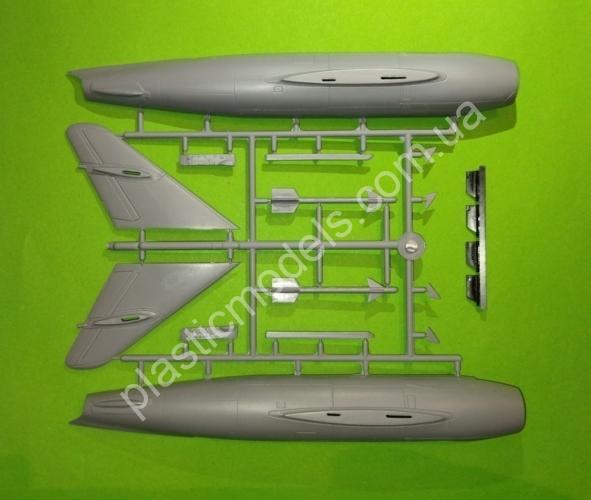 1/48 Kovozavody Prostejov 4825 MiG-17AS „Fresco-A“