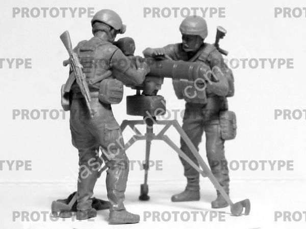 1/35 ICM 35750 The crew of 