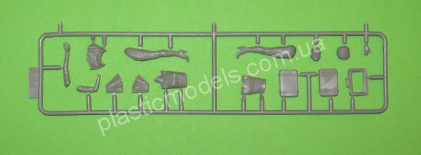 1/24 Master Box 24017 Pin-up series. A short stop. Kit No. 3