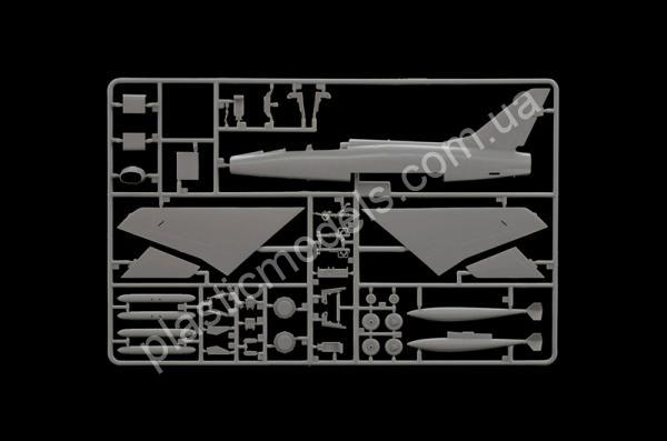 1/72 Italeri 1398 F-100F Super Sabre