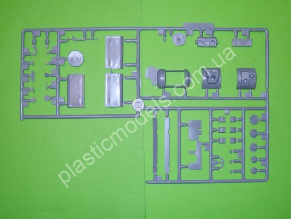 1/35 Eastern Exspress 35086 Heavy Tank KV-1  mod 1942 late version