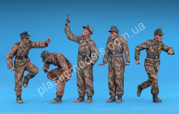 1/35 MiniArt 35252 German Tank Crew (France 1944). Special Edition