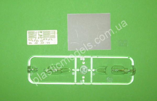 1/72 Modelsvit 72048 Su-17M3R Reconnaissance fighter-bomber with KKR pod