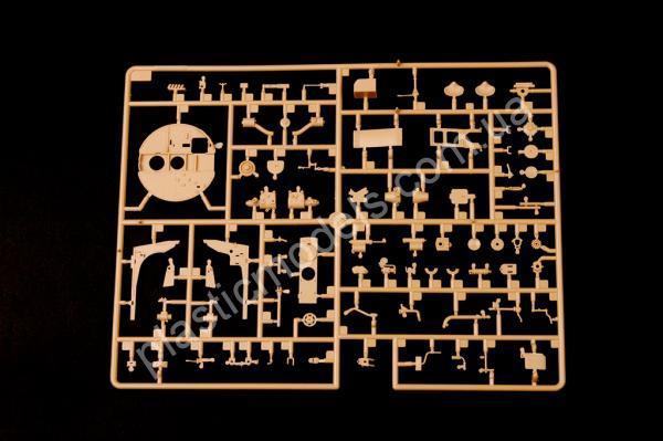 1/35 HobbyBooss 82455 German VK4502 (P) Hintern
