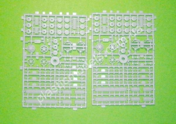 1/72 UM 557 Sturmpanzer IV 