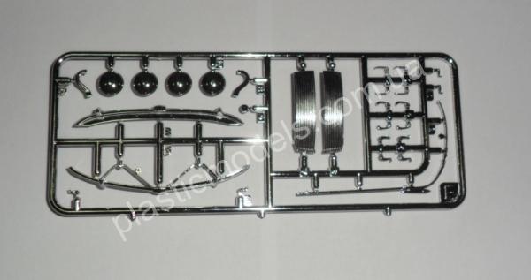 1/24 ICM 24023 Admiral седан, Германский пассажирский автомобиль II MB