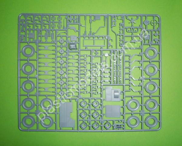 Einheitsdiesel with Field Kitchen Hf.14 1/35 IBG 35007