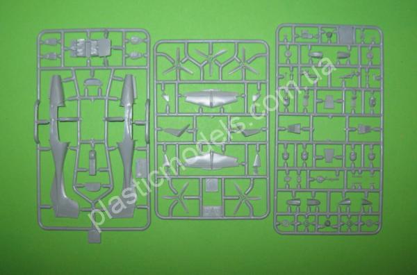 1/72 SOVA-M 72009 Diamond Da-42 Dominator