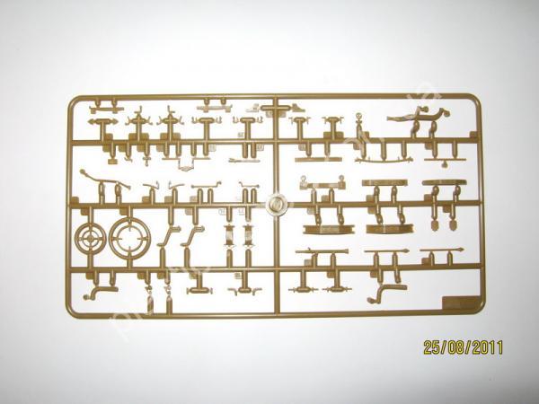 1/35 ICM 35531 G4 German car with Passengers