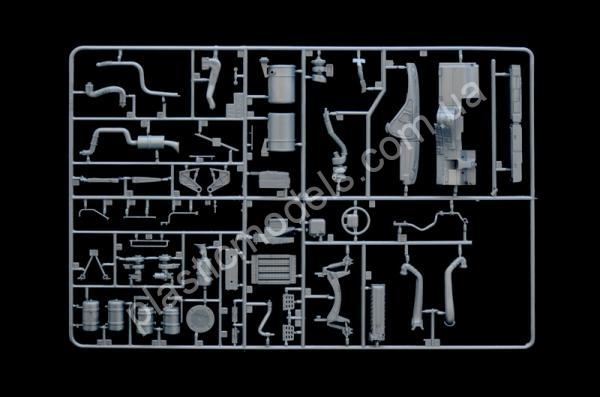 1/35 Italeri 3907 Track Volvo FH16 520 Sleeper Cab