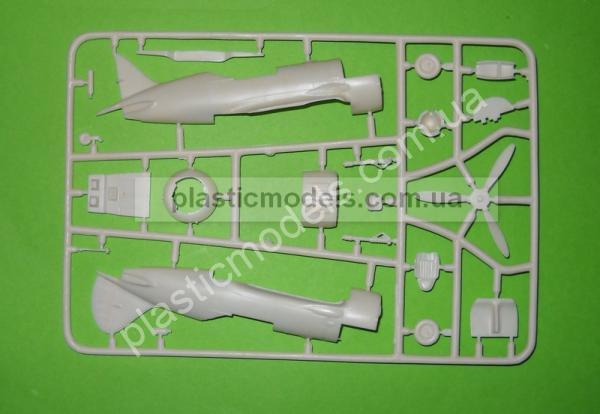 1/72 ART model 7206 Polikarpov I-185