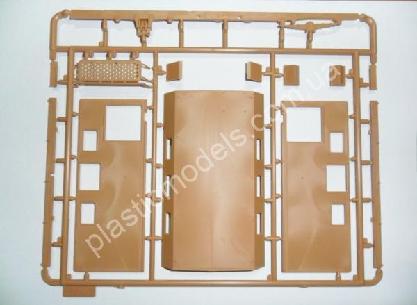 1/35 ICM 35518 ZiL-131 Emergency Truck, Soviet Vehicle