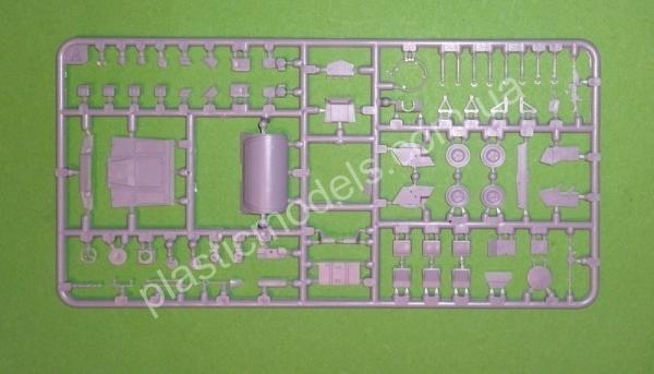 1/72 ACE 72420 Panhard VBL (Light Armored Vehicle) short chassie 7.62 MG