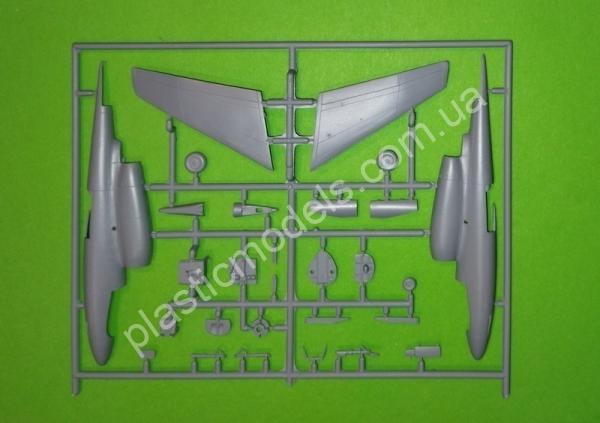1/72 AZ model 7825 Heinkel He 162A-9 „Salamander“ JV44