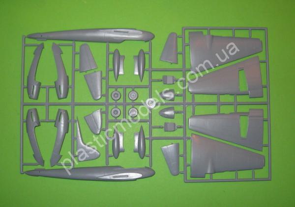 1/72 AZ model 7652 DH-103 Hornet PR.2