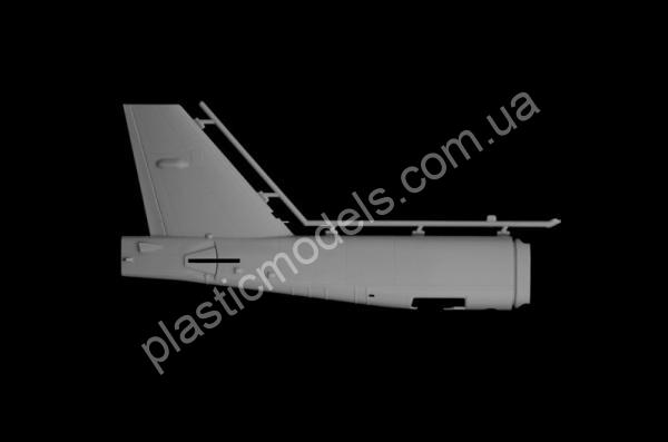 1/72 Italeri 1451 Бомбардувальник B-52G Stratofortress рання версія з ракетами Hound Dog