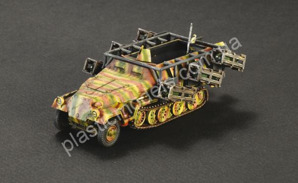 1/72 Italeri 7080 Sd.Kfz. 251/1 Wurfrahmen 40 ‘Stuka zu Fuss‘