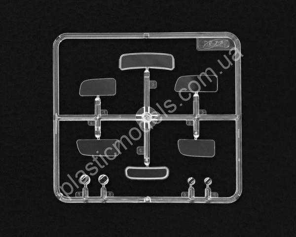 1/35 ICM 35104 Sd.Kfz.251/6 Ausf.A with Crew
