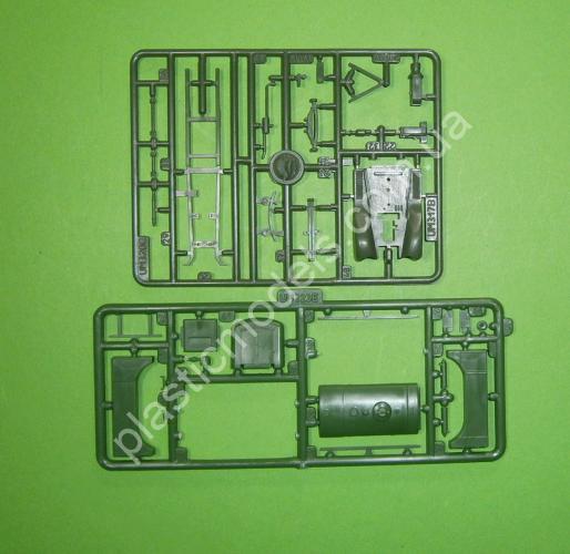 1/72 UM 590 Oil-servicing MZ-38 soviet truck