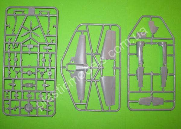 1/72 A-model 72271 Russian aerobatic aircraft SU-31