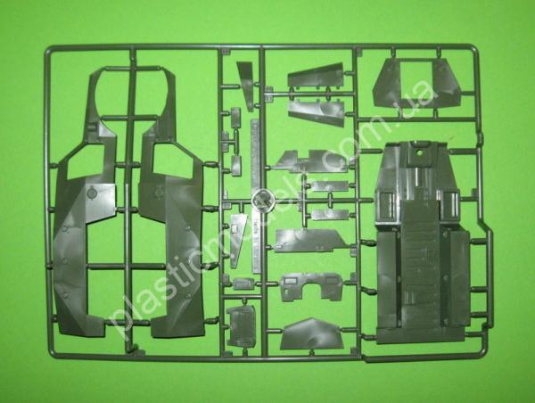1/35 SKIF 211 BTR-152K