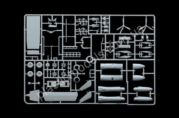1/72 Italeri 111 GOTHA GO-242 GO-244 WITH KUBELWAGEN