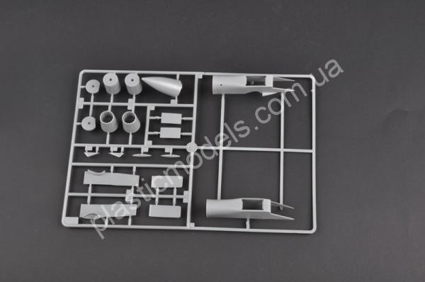 1/72 Trumpeter 01661 Su-27 Early type Fighter