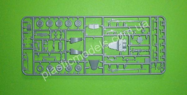 1/72 ACE 72596 WC-18 1/2 ton 4x4 Ambulance truck