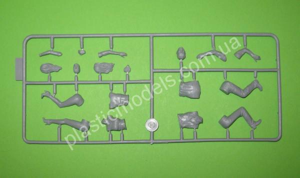 1/24 Master Box 24062 “Special Cargo” - Handle with care Sandy and George “Skip