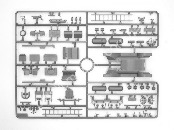 1/35 ICM 35606 Model T 1914 Fire Truck with Crew