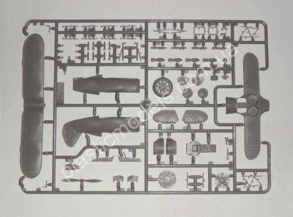 1/72 ICM 72074 Polikarpov I-153 