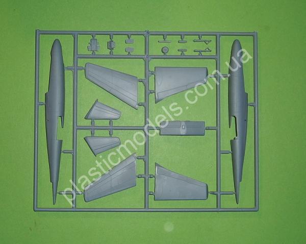 1/72 AZ model 7852 Heinkel He 162B-2 “Volksjäger 46”