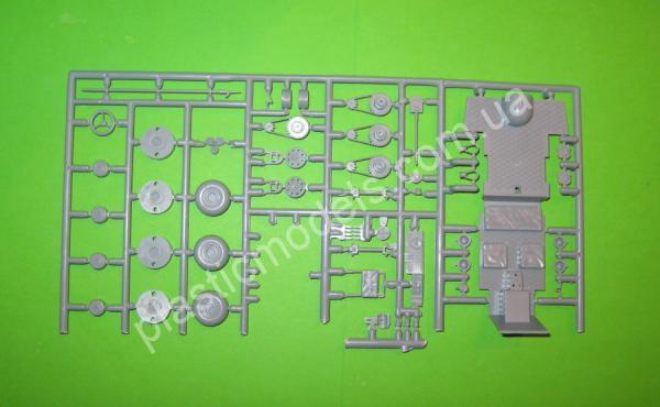 1/35 Eastern Express 35162 Soviet Command Vehicle BRDM-U