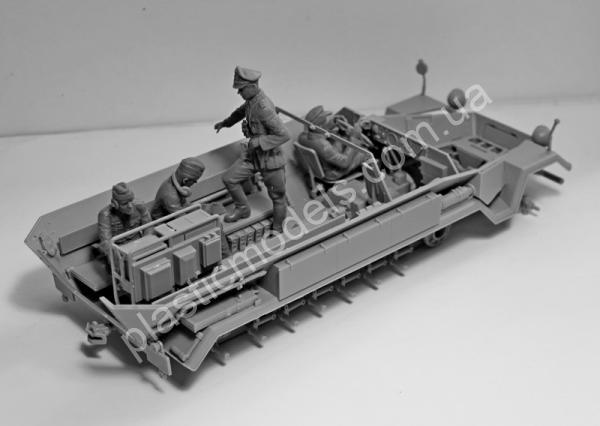 1/35 ICM 35644 German Command Vehicle Crew (1939-1942)
