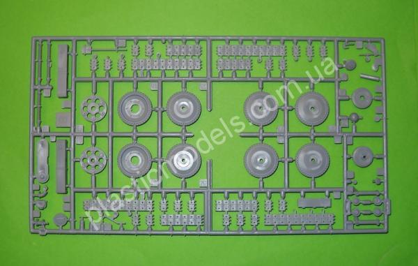 1/35 Eastern Exsperess 35109 Tank BT-7 mod/ 1935 Late version.