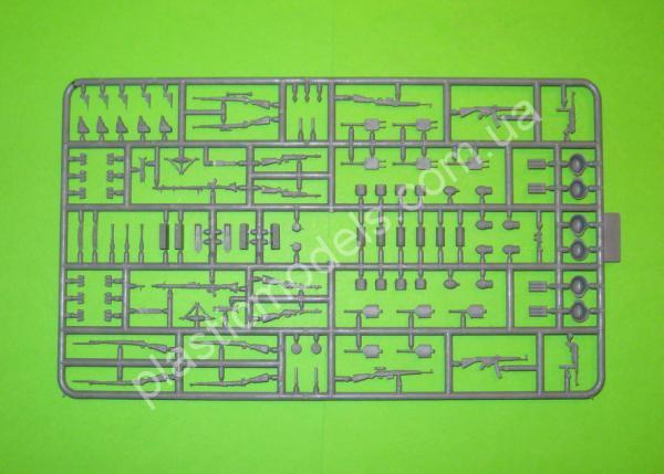 1/35 Mastr Box 35137 German Infantry on the march