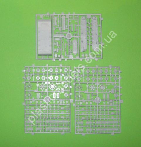 1/72 UM 272 Tank PanzerIII Ausf L with protective screen
