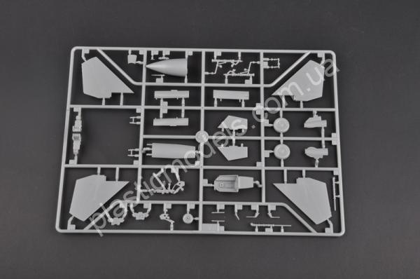 1/72 Trumpeter 01661 Su-27 Early type Fighter
