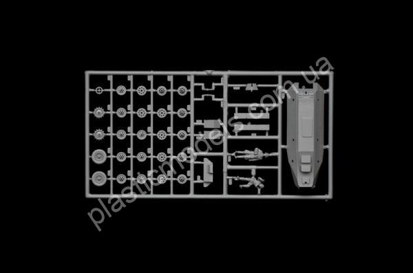 1/72 Italeri 7077 Sd.Kfz.251/8 Ausf.C Ambulance