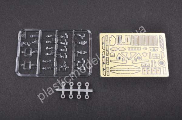 1/35 Trumpeter 1590 Russian BTR-70 APC early version