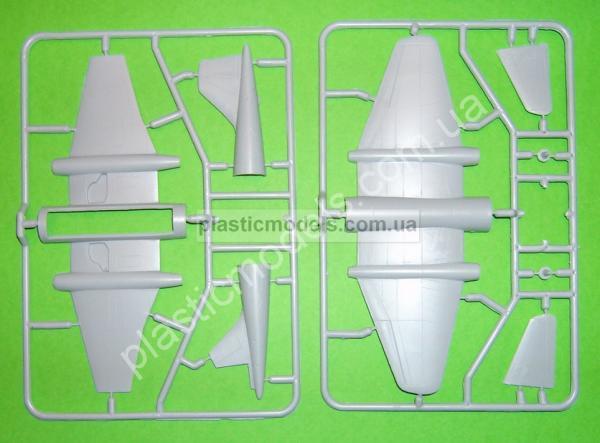 1/144 A-model 1432 Martin B-57B/C